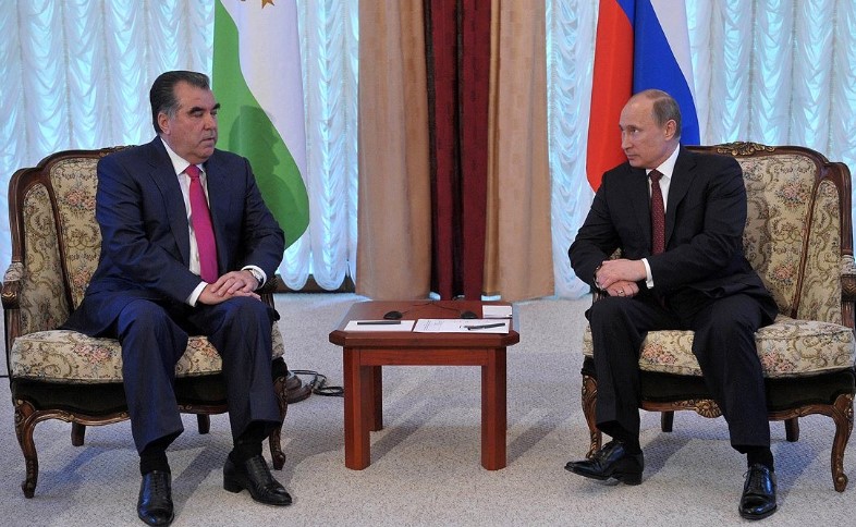 Porno eshakka kiradi Jinsiy harakatning ozi fotosurati