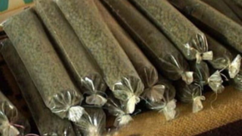 shahvatparast qiz jinsiy aloqa qilishni soraydi