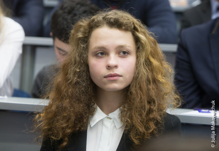 Yulduzli qiz jinsiy aloqa VKontakte dan qizlar