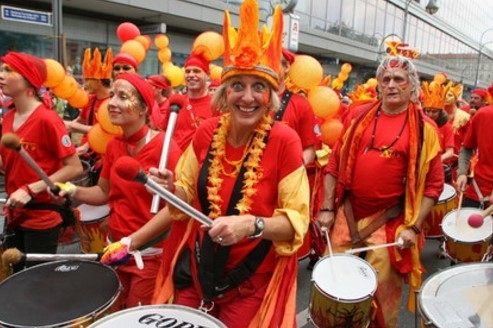 Молдованың жезөкшелері Порно өзін транниге берді