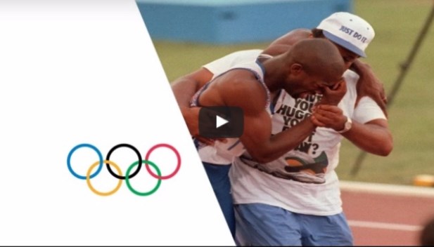 Ular kutilmaganda siqishadi va qizlar hayratda qolishadi. Mening turmush ortogim eshakni opadigan odam