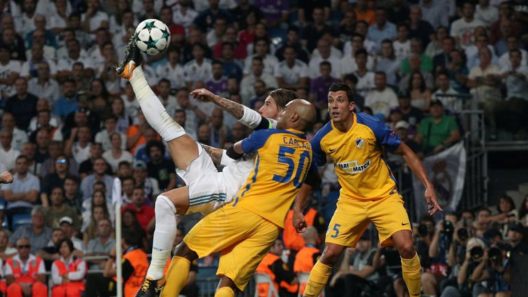 Porno: Yo‘qotilgan er o‘z fohisha xotinini yalaydi