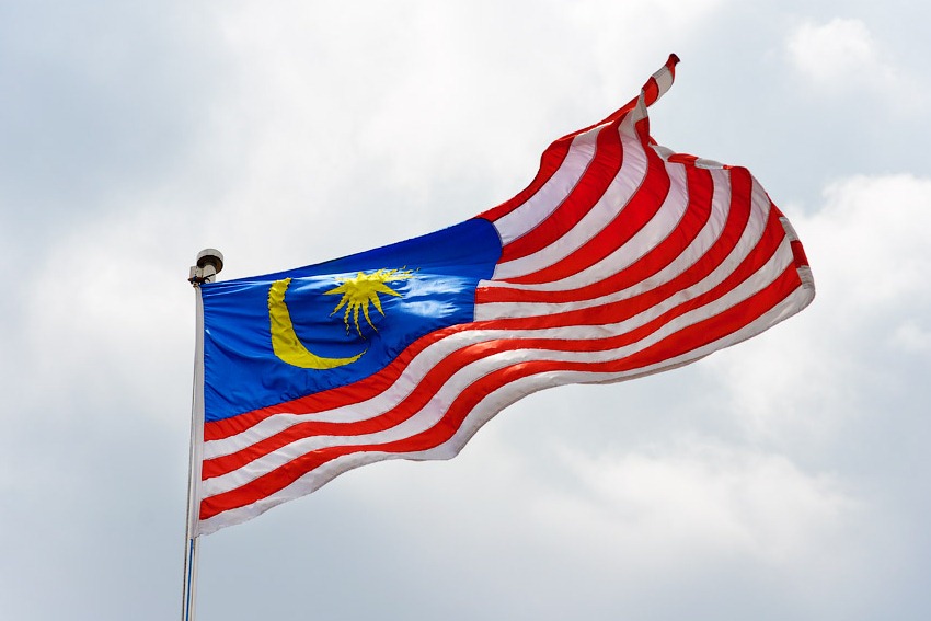 Россия и малайзия. Флаг президента Малайзии. Малайзия и Россия. Россия Малайзия картинка. Независимость Малайзии.