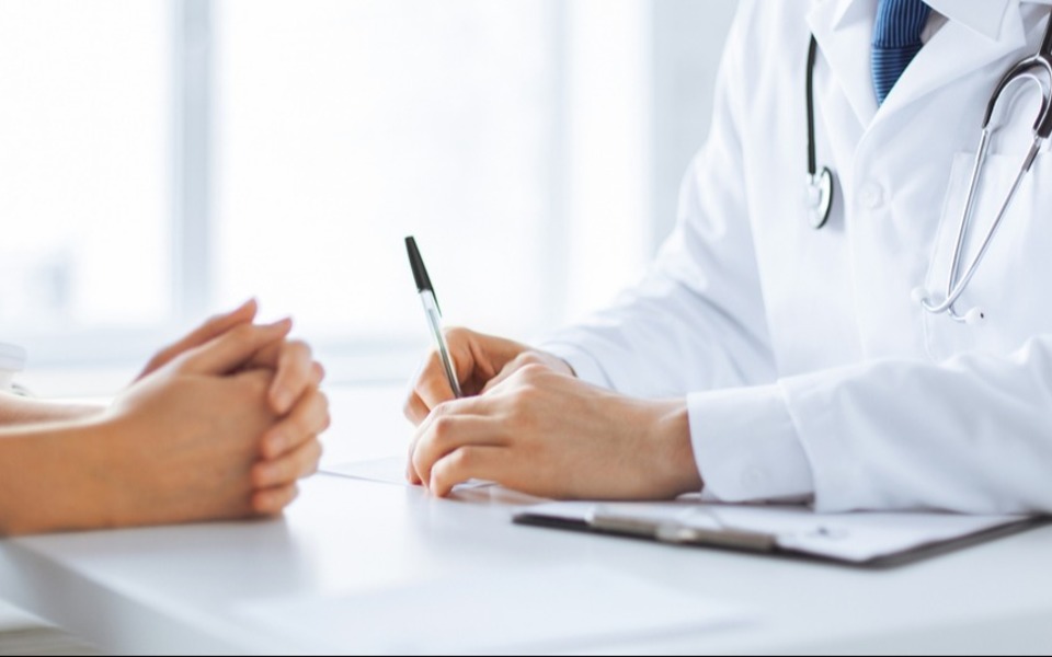 Xodim meni ushlab oldi