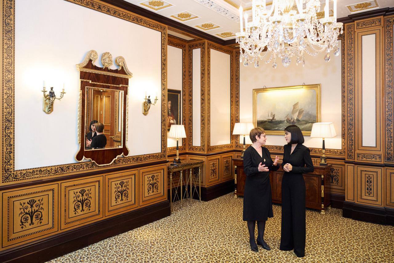 Saida Mirziyoyeva discusses partnership expansion with EBRD President Odile Renaud-Basso.
