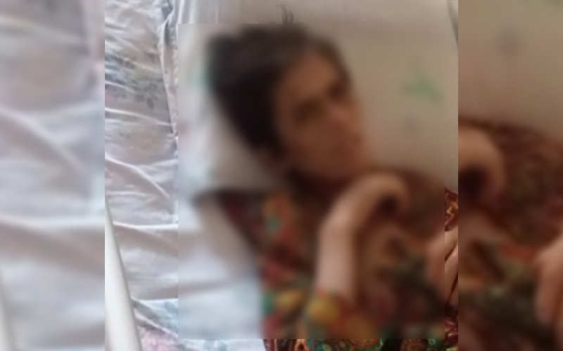 Berkovning daqiqalari Keng son va katta dumbali ayollar