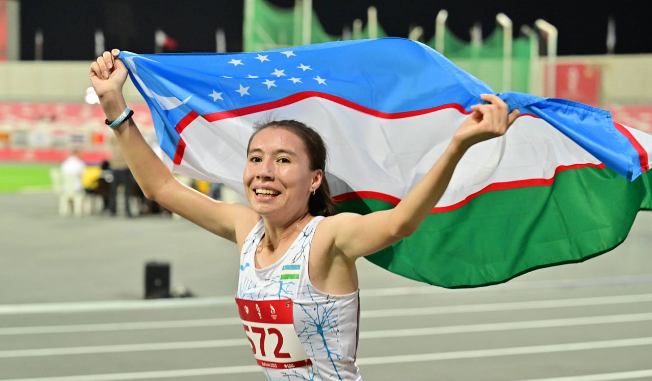 Неглиги суретіндегі спортшылар