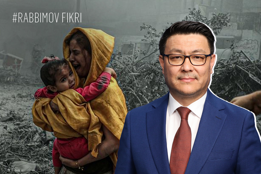 Chiroyli transseksual dickni silkitadi va cums.