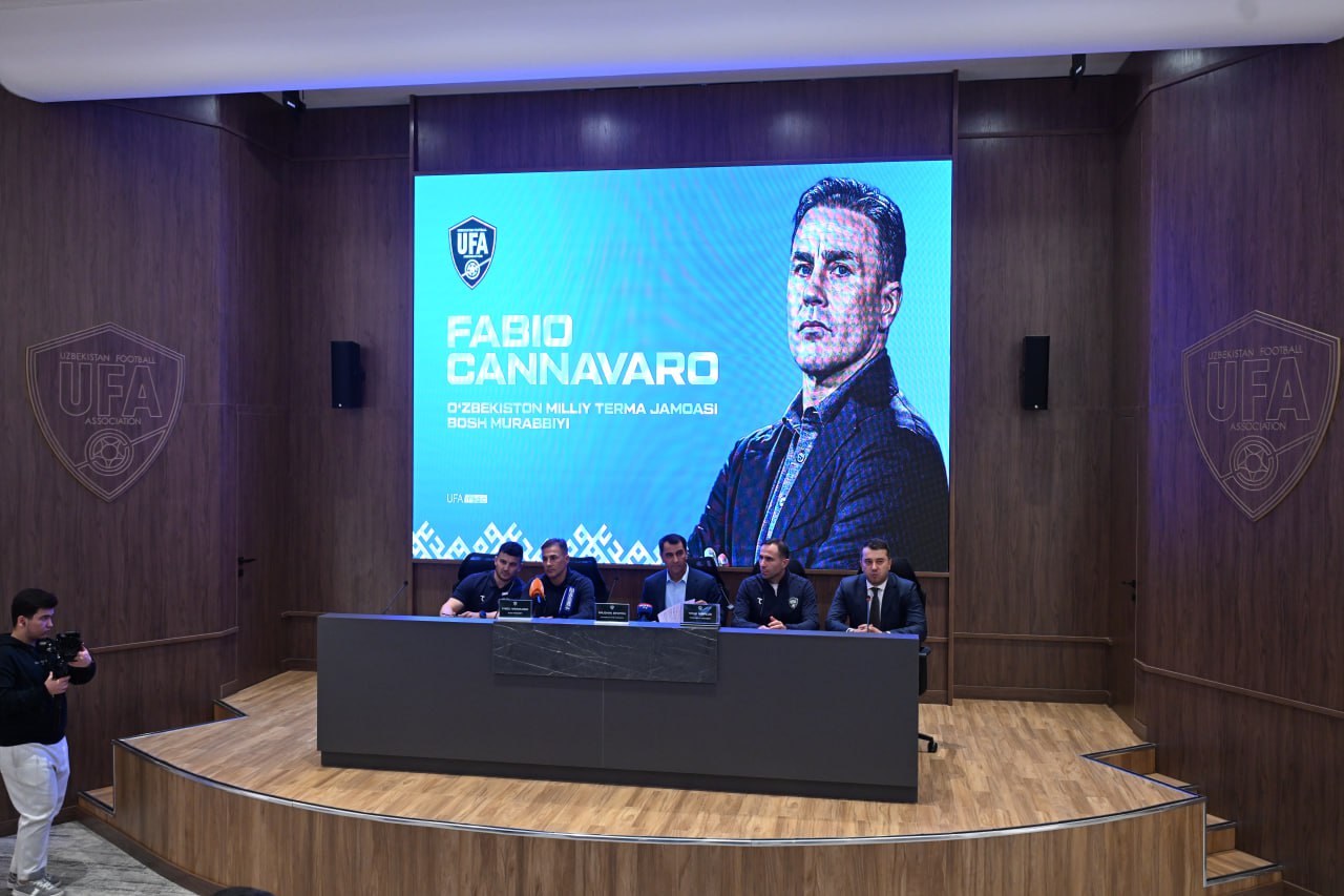 Seks ona ogli Masha Ivakova yalangoch