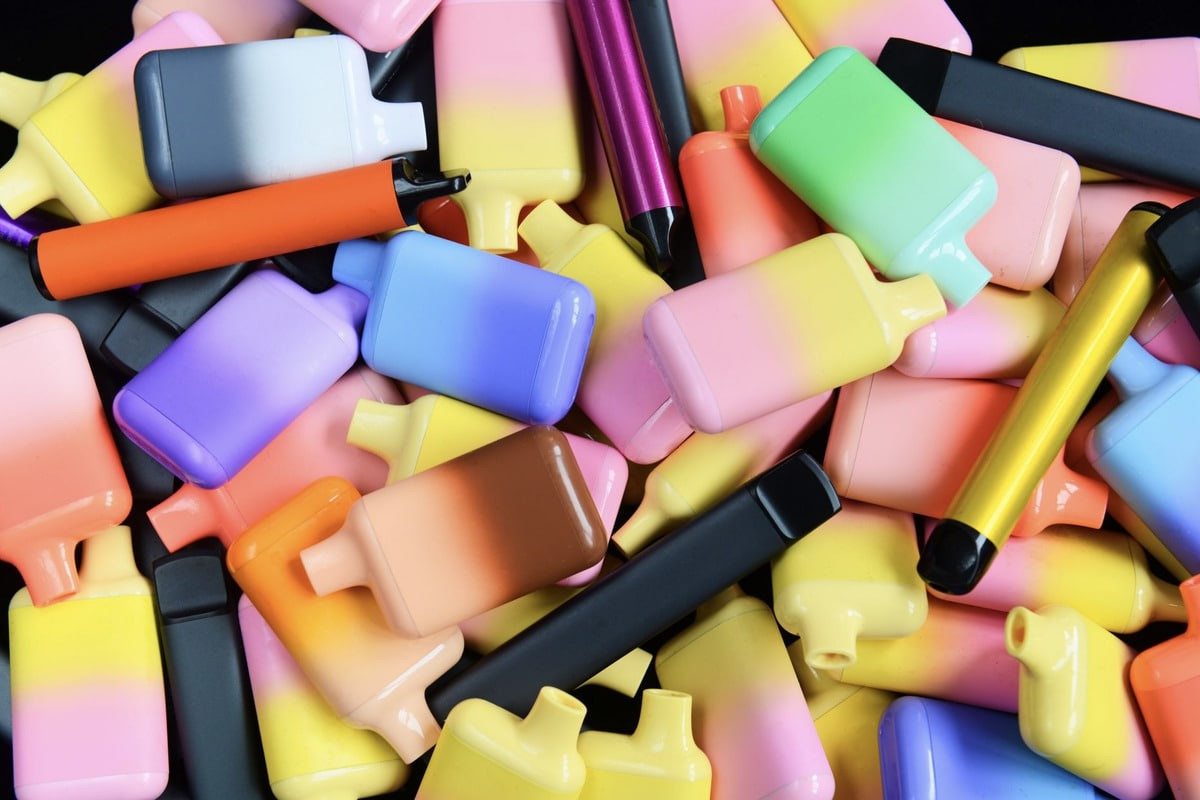 President Mirziyoyev signs law banning circulation of electronic cigarettes in Uzbekistan.