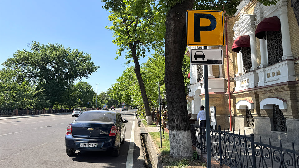 People’s Democratic Party urges to review paid parking tariffs in Tashkent.