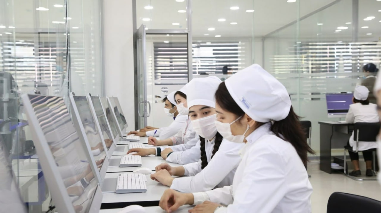 Uzbekistan to double salaries for nurses with higher education .