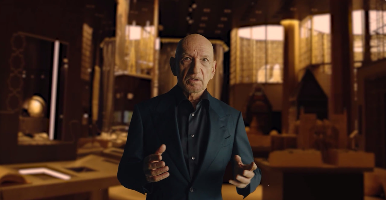 U uning yuziga otirdi va ogziga siydi.