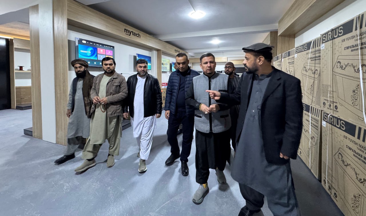 Uzbekistan expands presence in Afghan market with new retail complex.