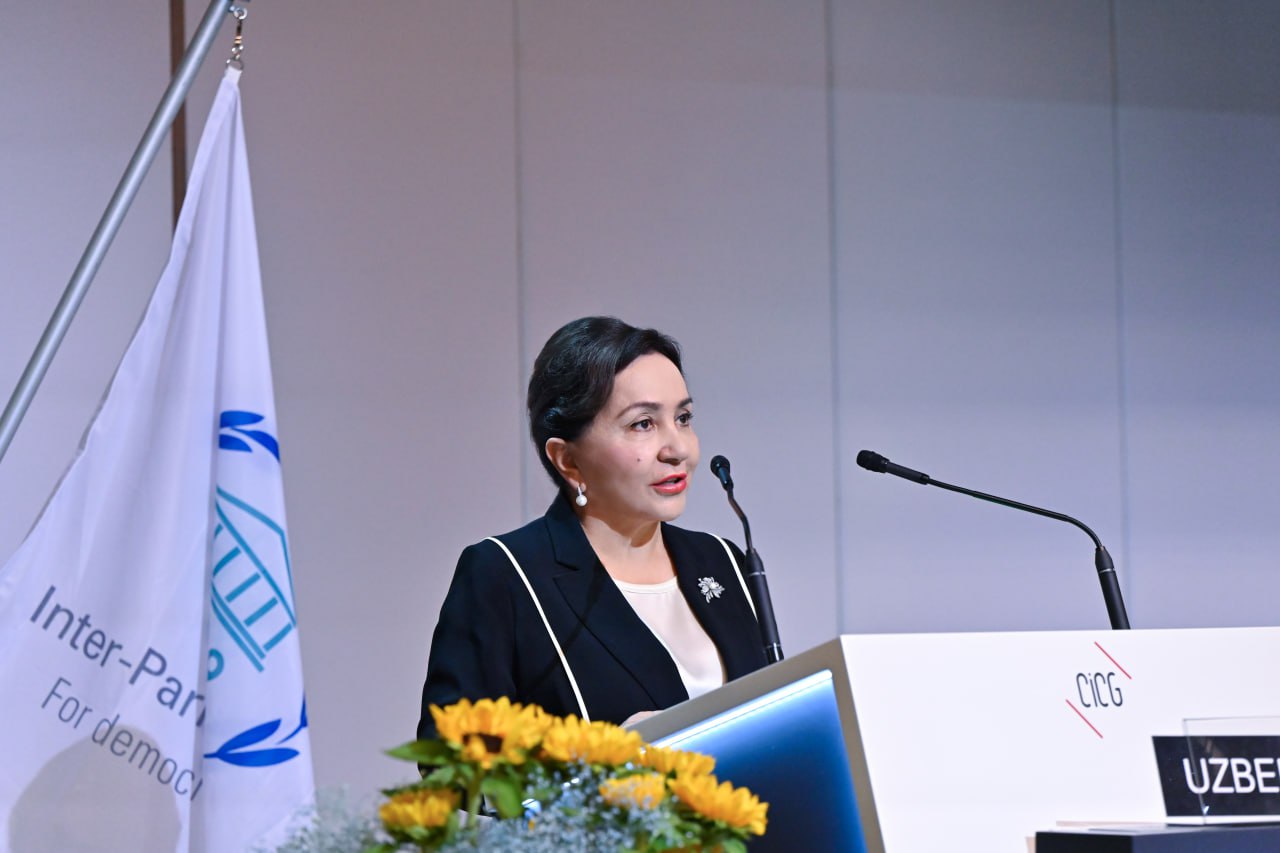 Shifokorda mushuk massaji Yigit ozining tty pornosini yaxshi koradi