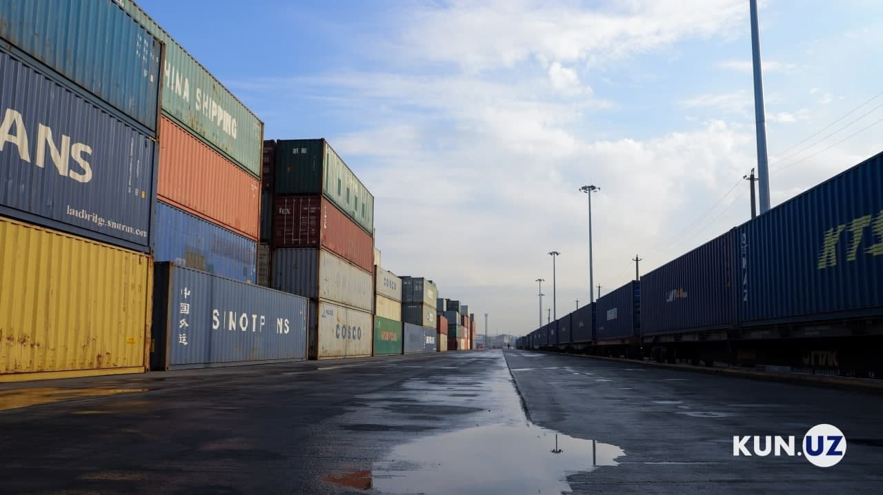 Uzbekistan’s foreign trade hits $11.6 billion in early 2026 as imports surge.