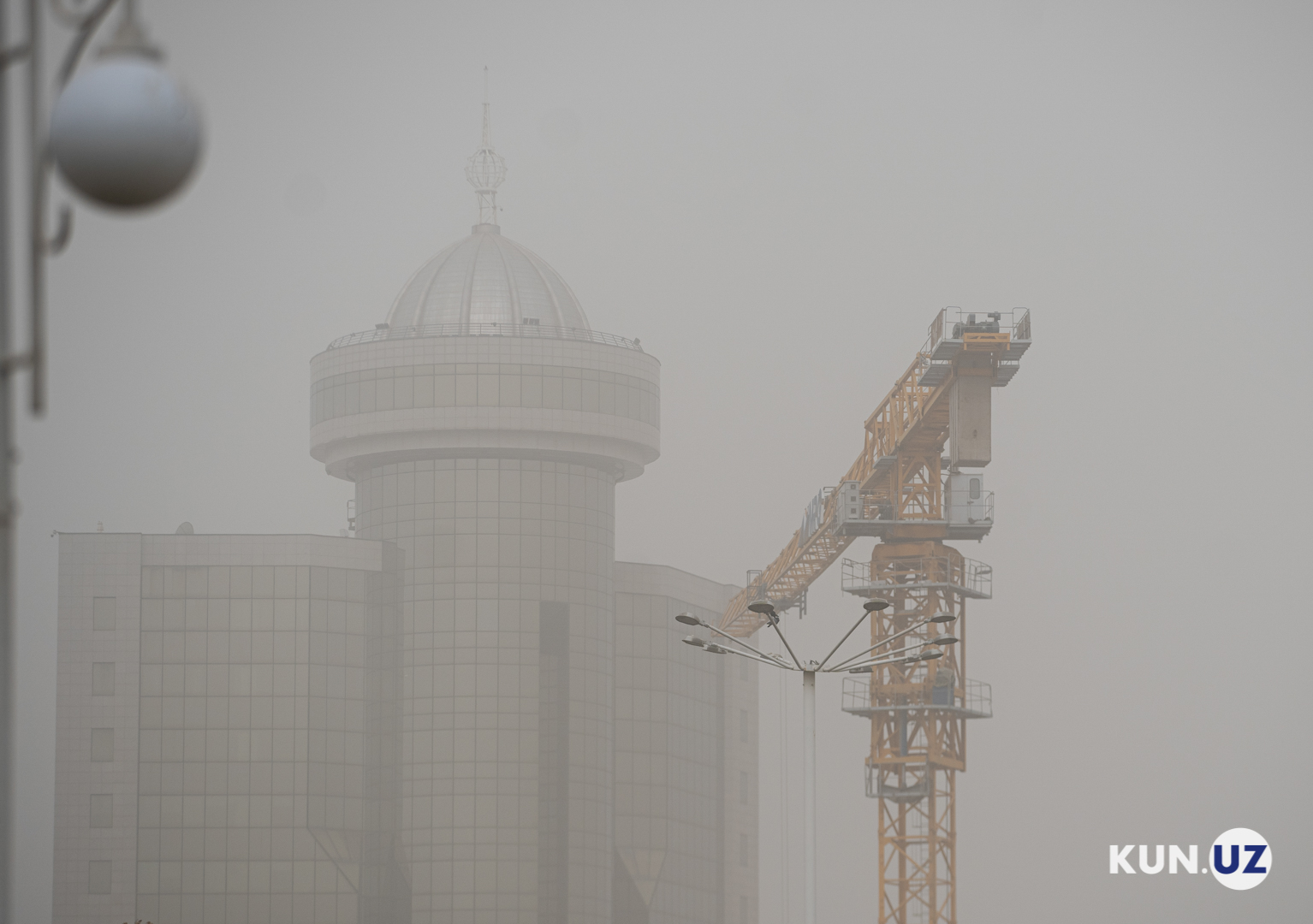 Tashkent authorities halt construction at 15 sites over air pollution violations.