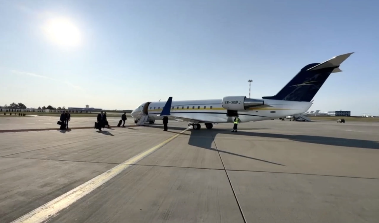 AQSh Lukashenko oilasining samolyotiga nisbatan sanksiyalarni bekor qildi.