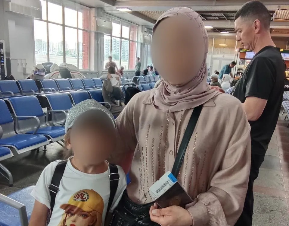 Shimli ayollar rus porno Porno devorga bosilgan