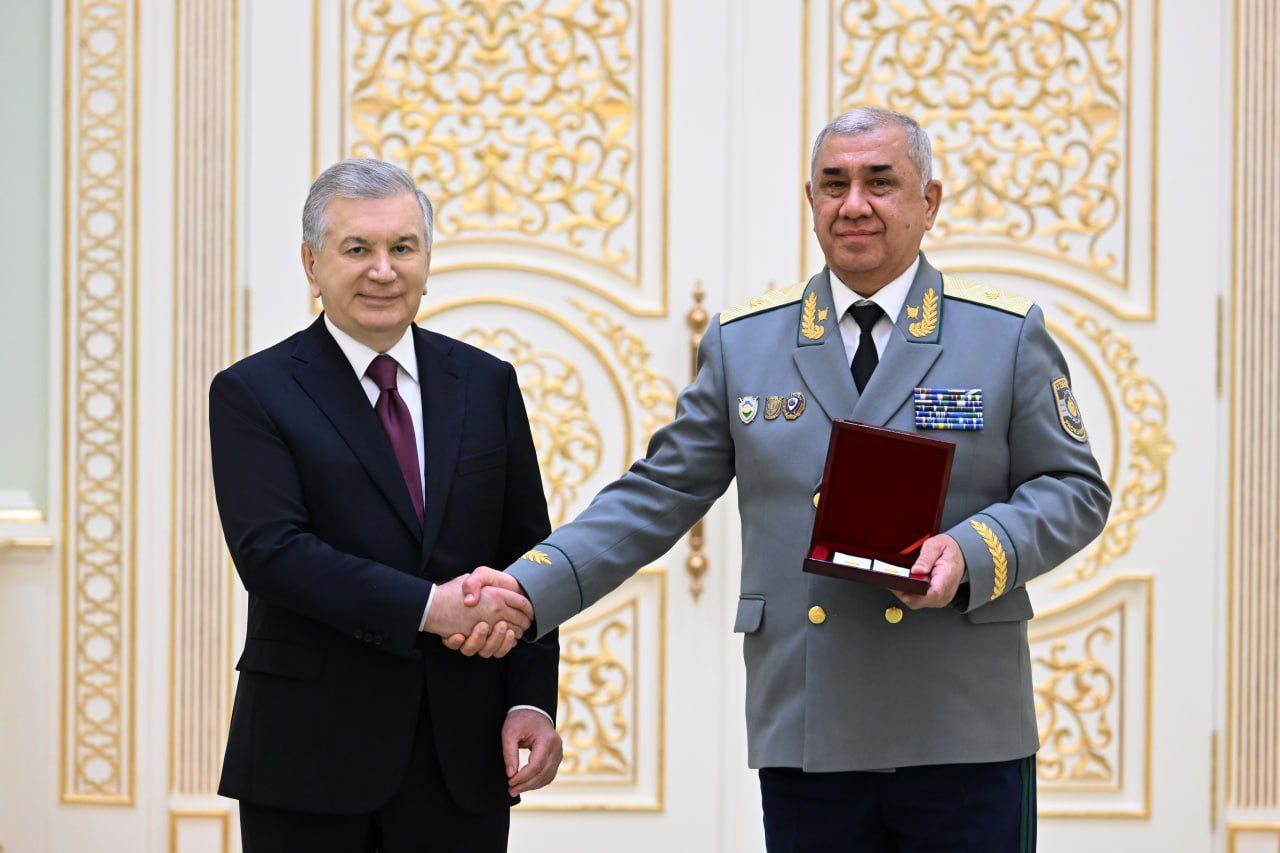 Masha Kuznetsova sikni soradi Tungi koylakda jinsiy aloqa