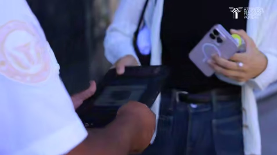 Ottiz yoshli bokira qizlar bilan jinsiy aloqa