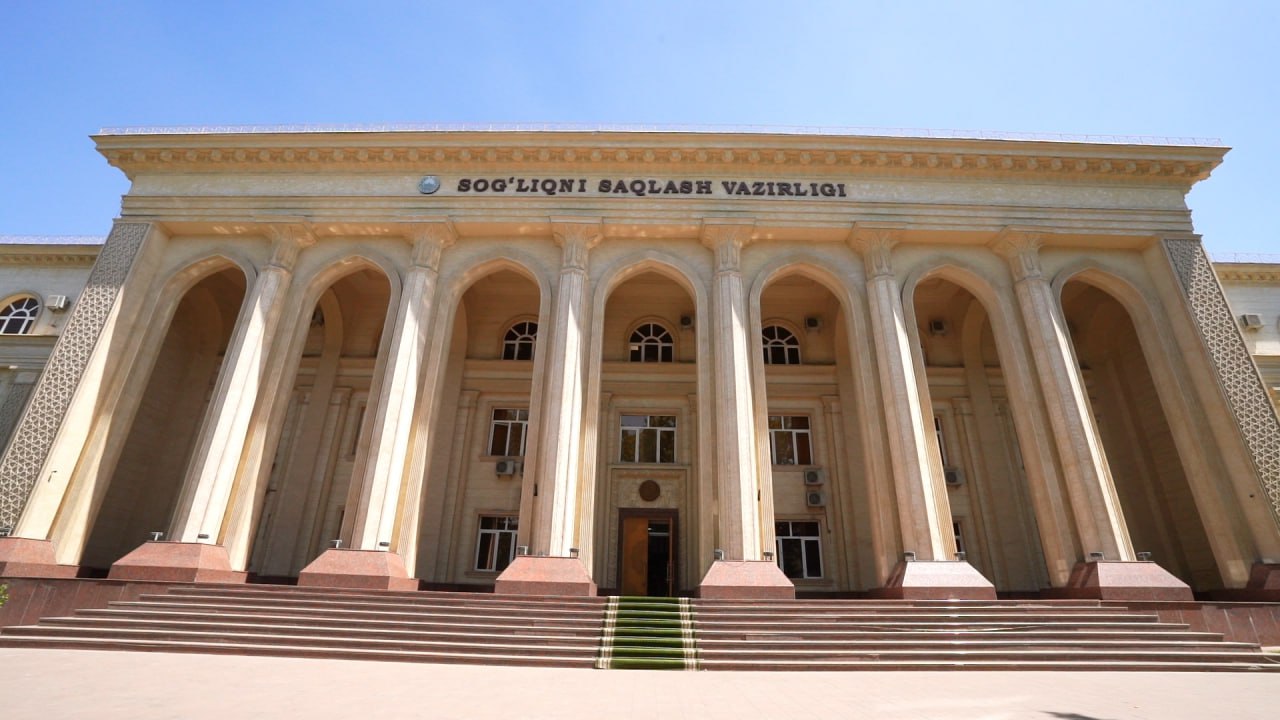 Skyrim qizlar chiroyli jinsiy aloqa kaltaklash Keksa odam boshashgan jinsiy azosini korsatadi