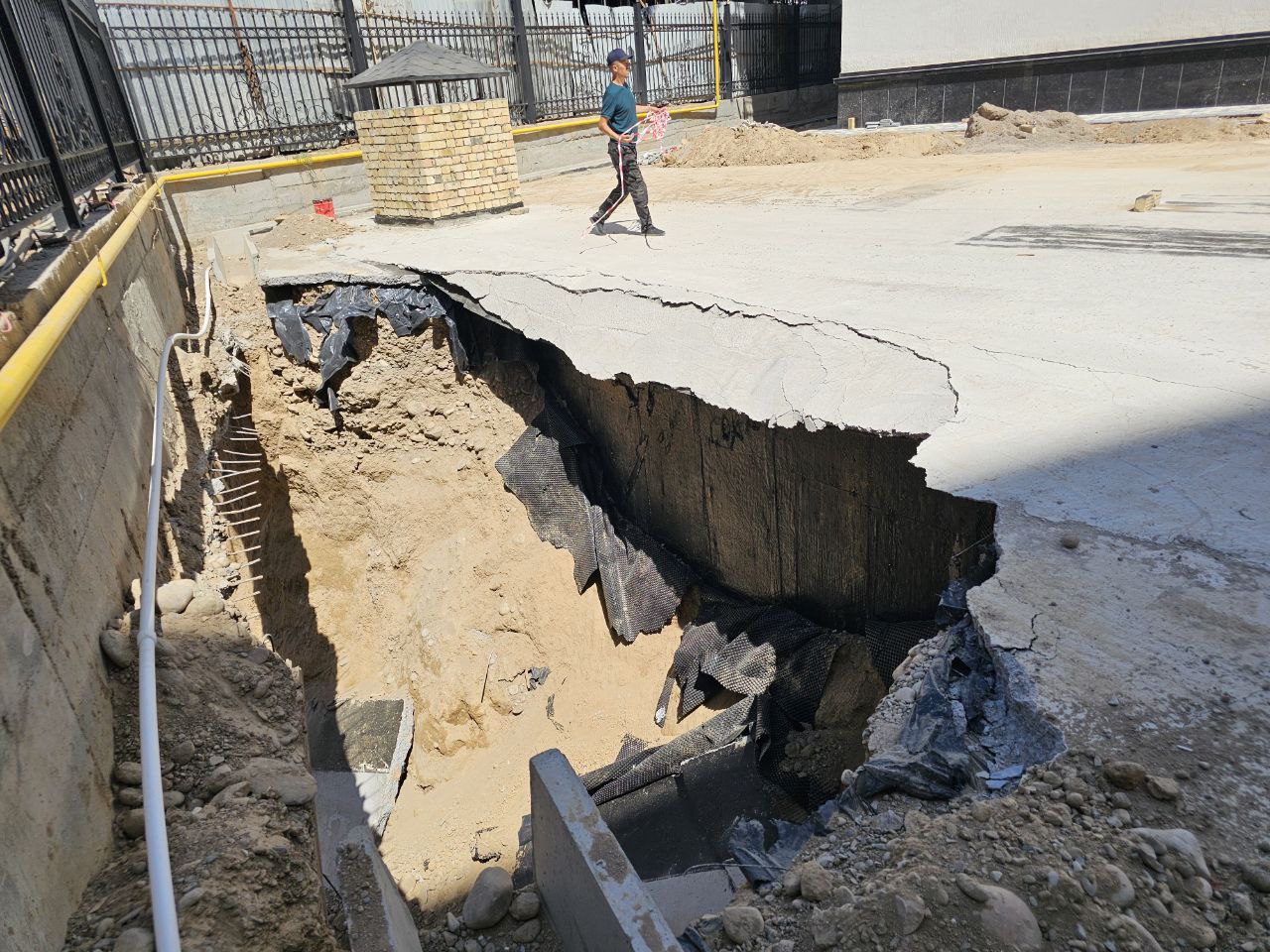 Ustoz bilan Birinchi kechaning huquqi seks hikoyasi