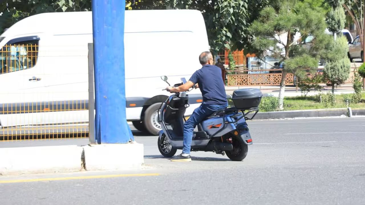 Uzbekistan introduces mandatory licenses and registration for mopeds and scooters from October 1.