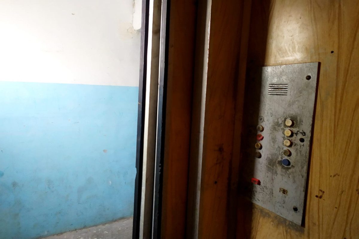 Faulty elevators in Tashkent banned from operation amid safety checks.
