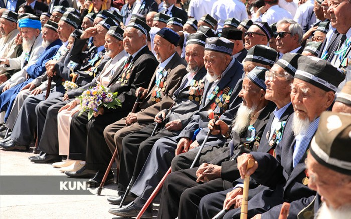 Uzbekistan honors remaining 60 World War II veterans ahead of Remembrance Day.