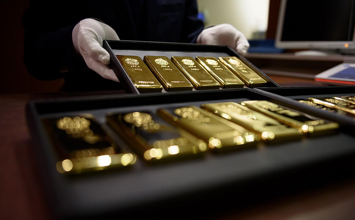 Gold price dip leads to $8.1 billion drop in Uzbekistan’s international reserves.