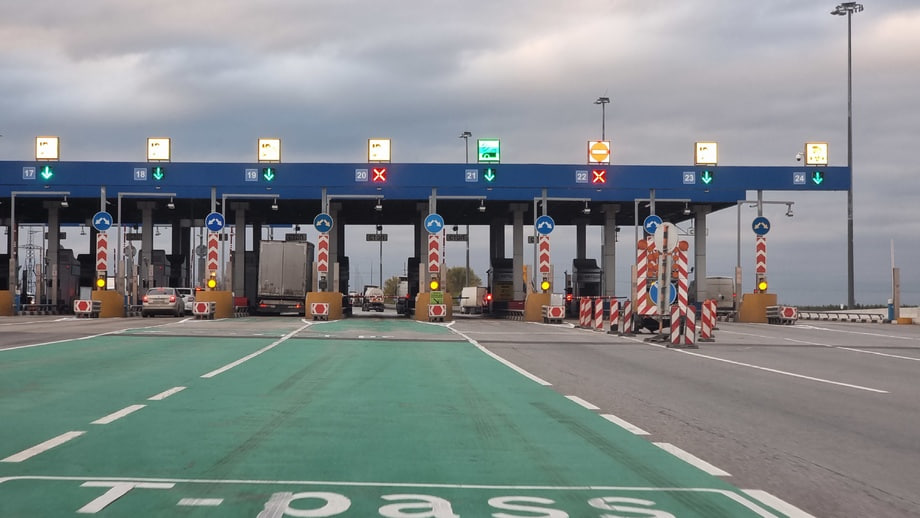 Tashkent-Andijan toll road to cut travel time to 2 hours 14 minutes and reduce congestion.