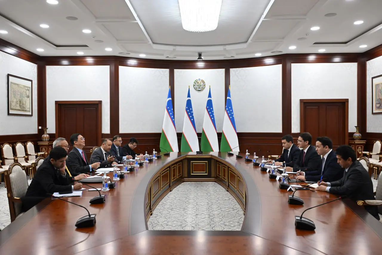 Uzbekistan and Singapore review prospects for expanding trade and investment.