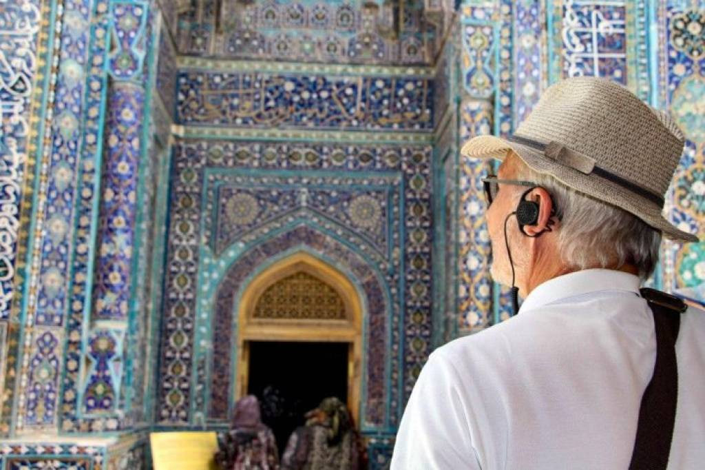 Tourism operators to receive subsidies for attracting pilgrims from Malaysia and Indonesia.