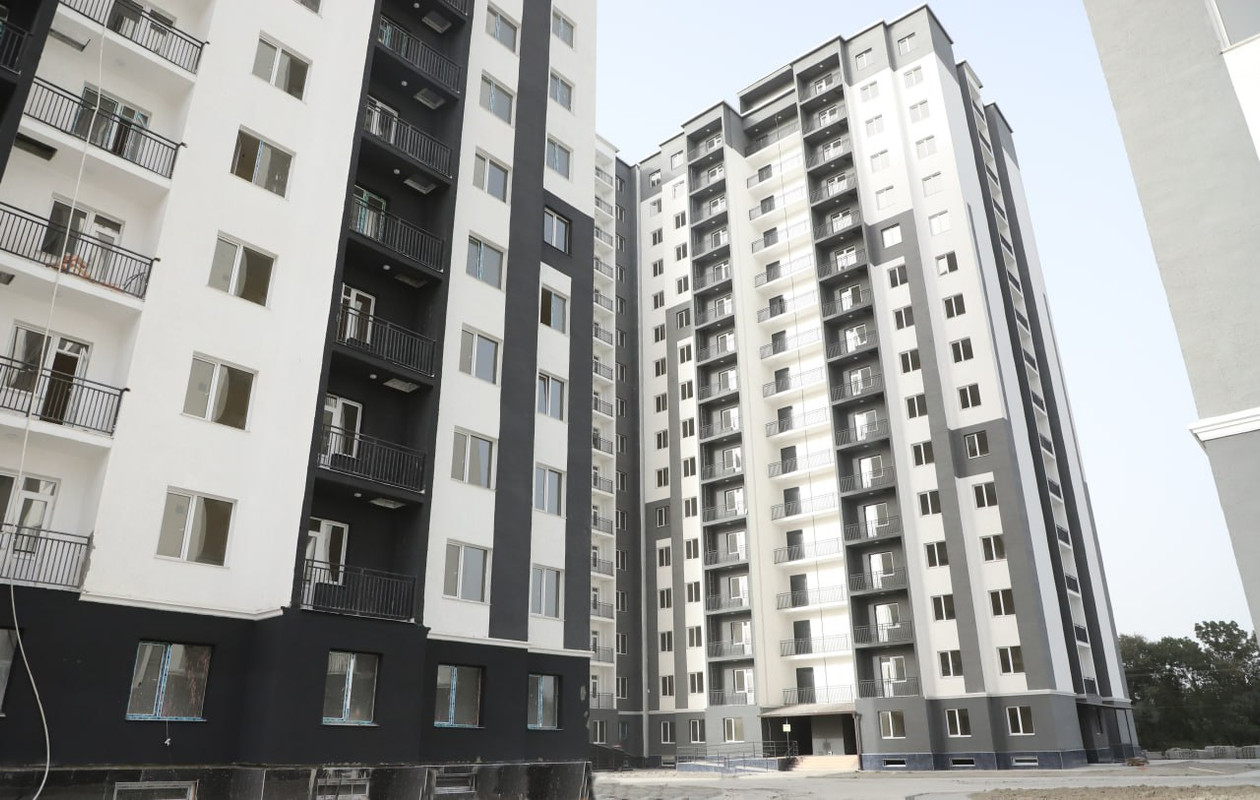 Ajoyib ayollarning eshakda becerilgan porno fotosuratlari Legginglarda porno eshaklar