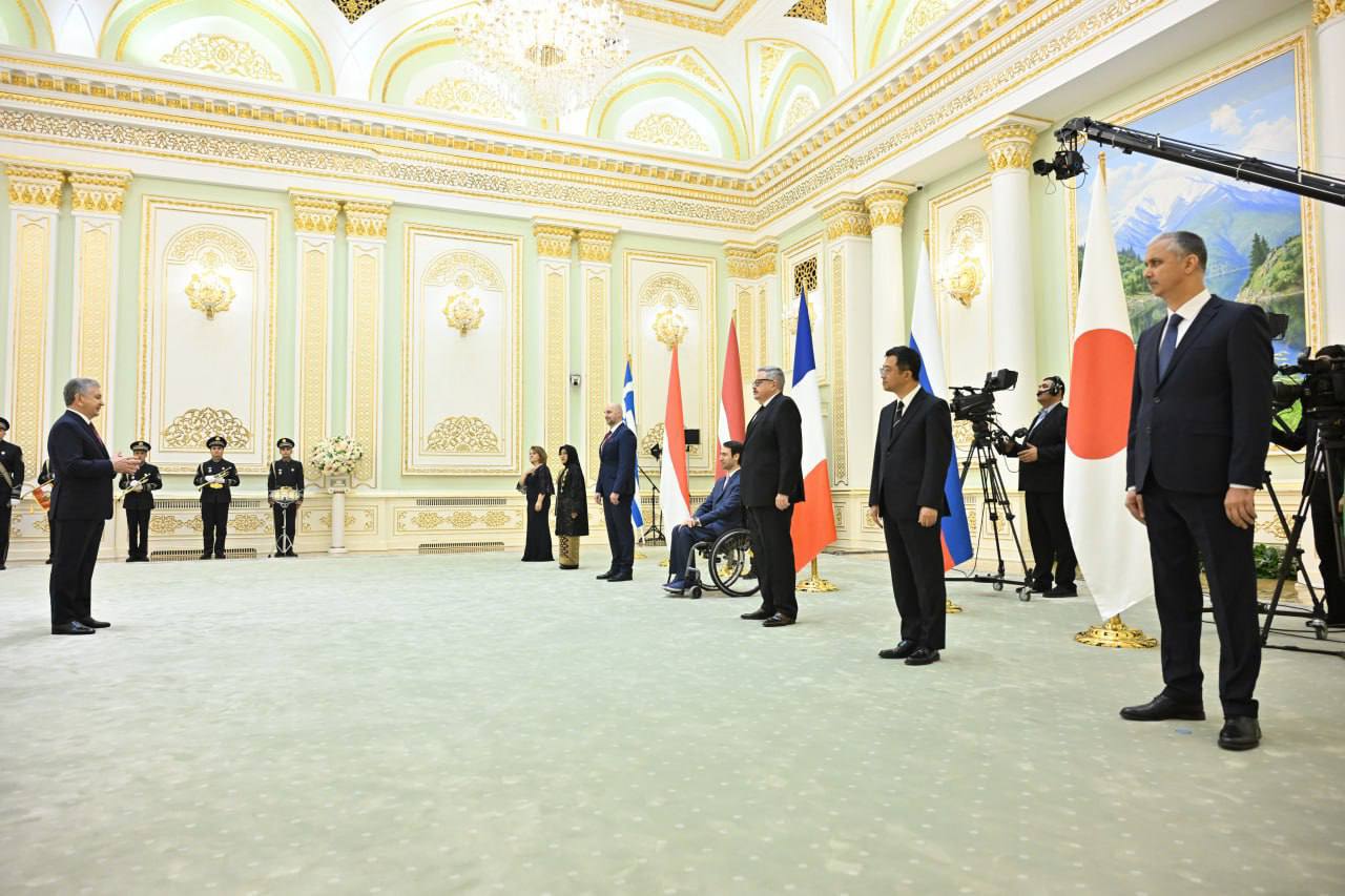 President Mirziyoyev receives credentials of new ambassadors from seven countries.