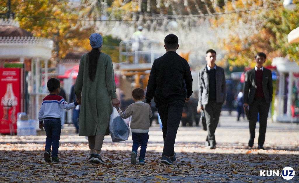 Survey shows steady rise in family happiness across Uzbekistan.