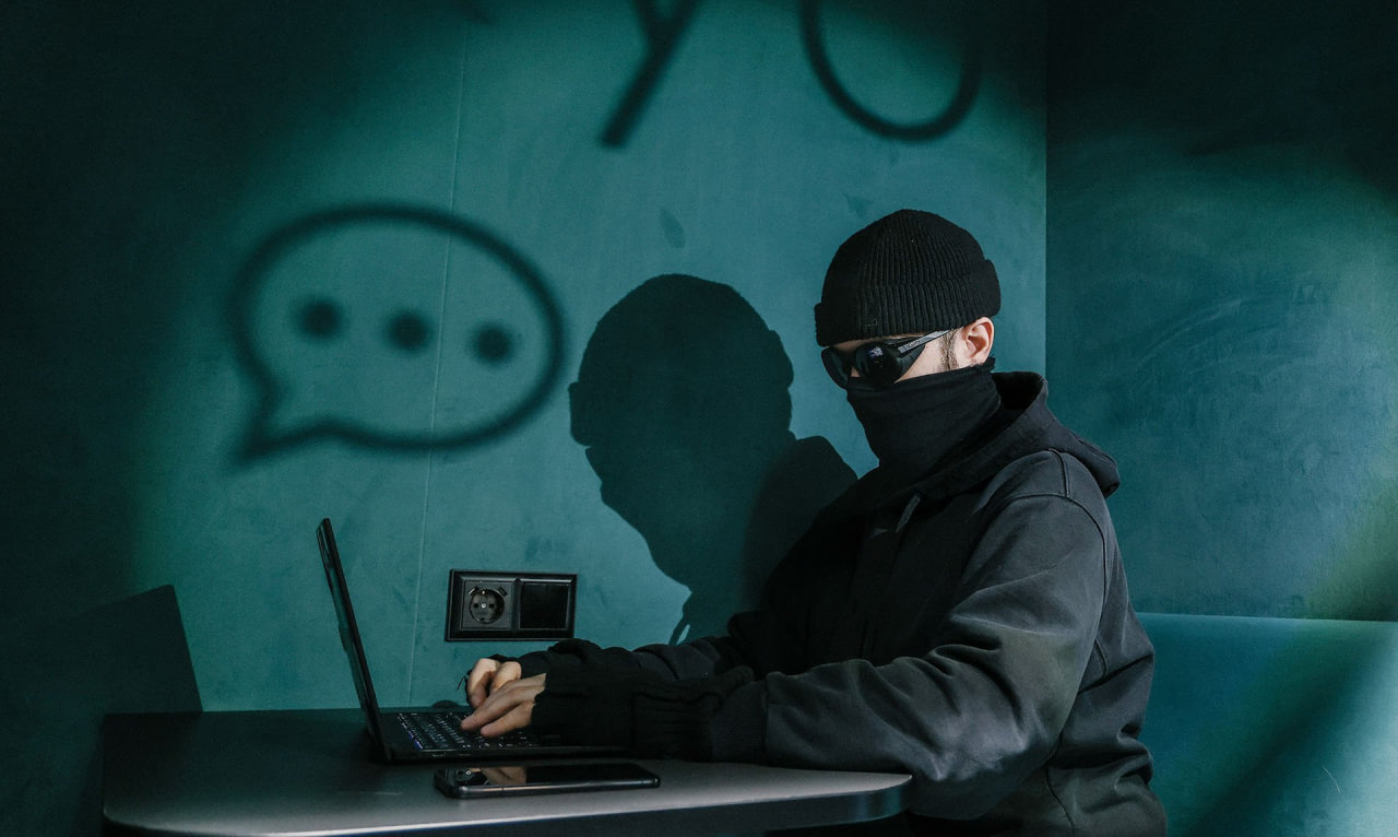 Yigitning ogziga pisishagan porno video