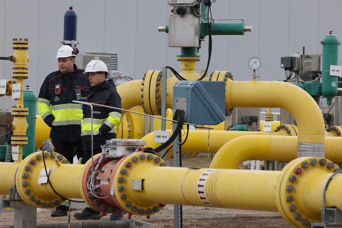 Uzbekistan cuts gas exports to China amid rising domestic demand and imports.