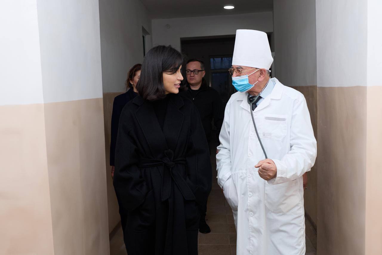 Саида Мирзиёева "Бу — бирламчи тиббий хизмат тизимидаги катта муаммоларнинг акси" Саида Мирзиёева "Бу — бирламчи тиббий хизмат тизимидаги катта муаммоларнинг акси"