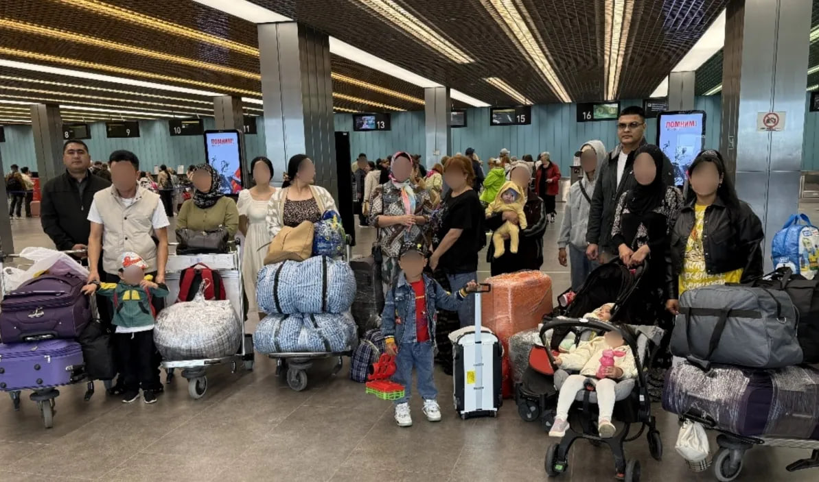 Porno yulduz Daria Kalikina Bir ziyofatda onamning dugonasini sikdim.