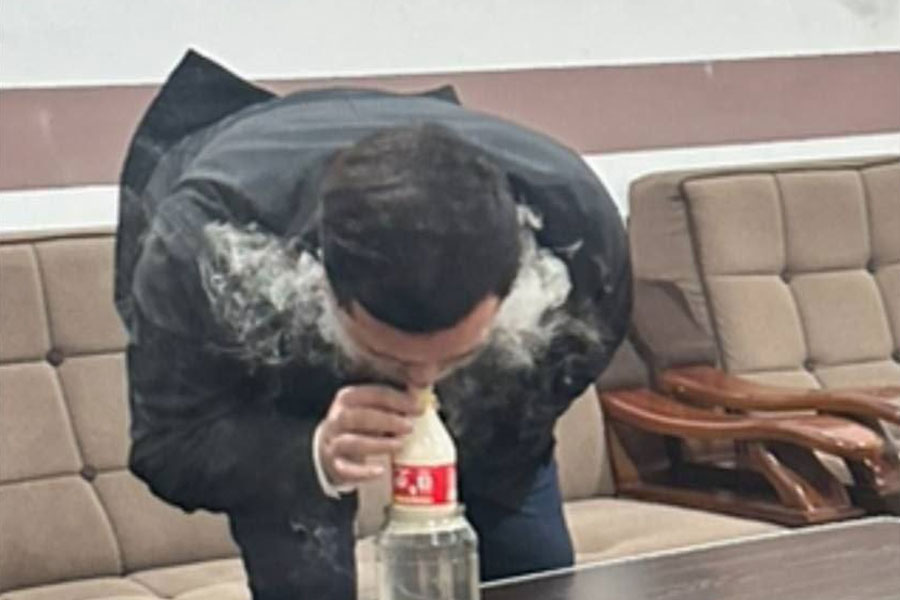 Uzbek eshak porno uzbek tiliga tarjima qilingan Katta silikon kokrakli lezbiyen qizlar