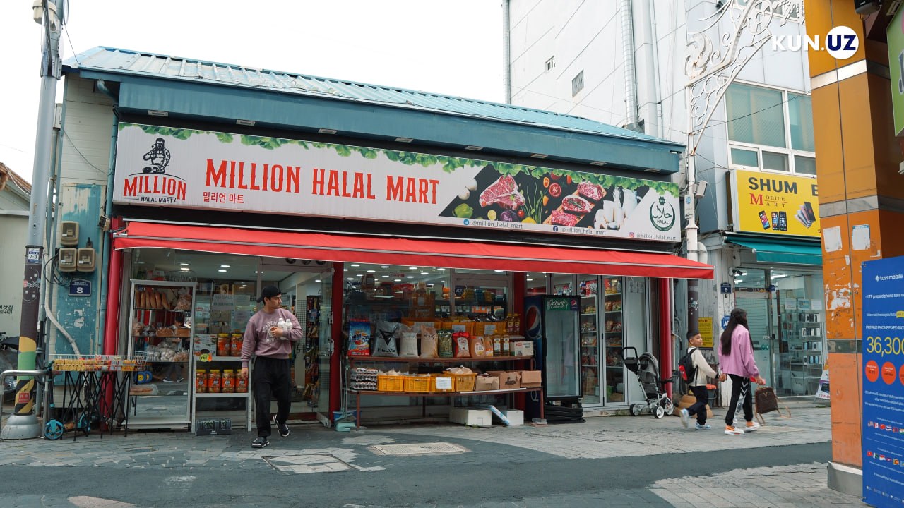 Uyda yalangoch rus qizlari fotosuratlari