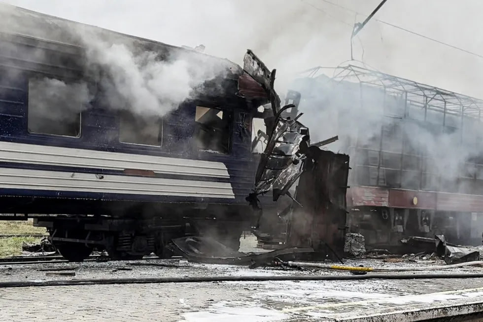 Biseksual giflar Vrachning bemorni sikishini kuzating