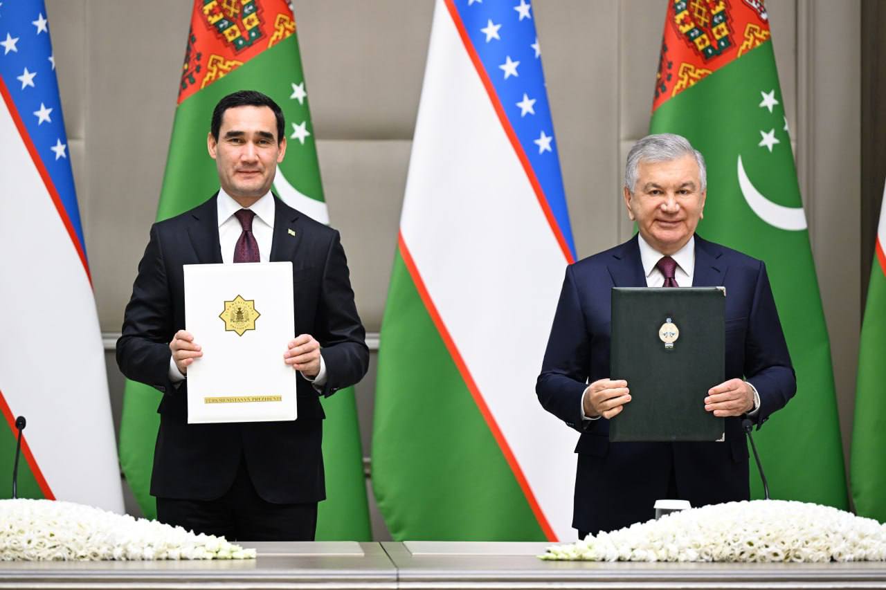 Uzbekistan and Turkmenistan sign new package of cooperation agreements.