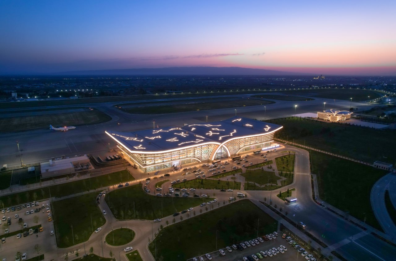 Weather disruptions divert five international flights to Samarkand.