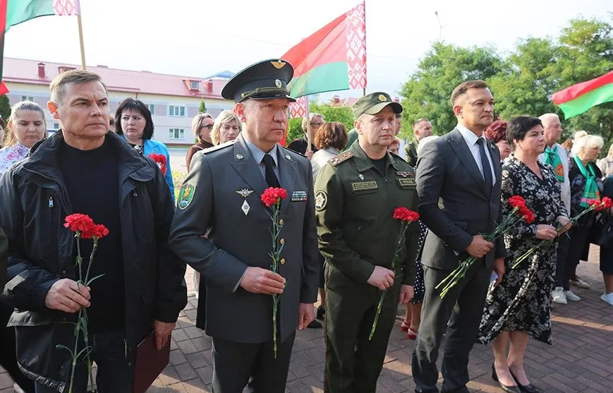 Mittining mushukidagi ulkan xoroz