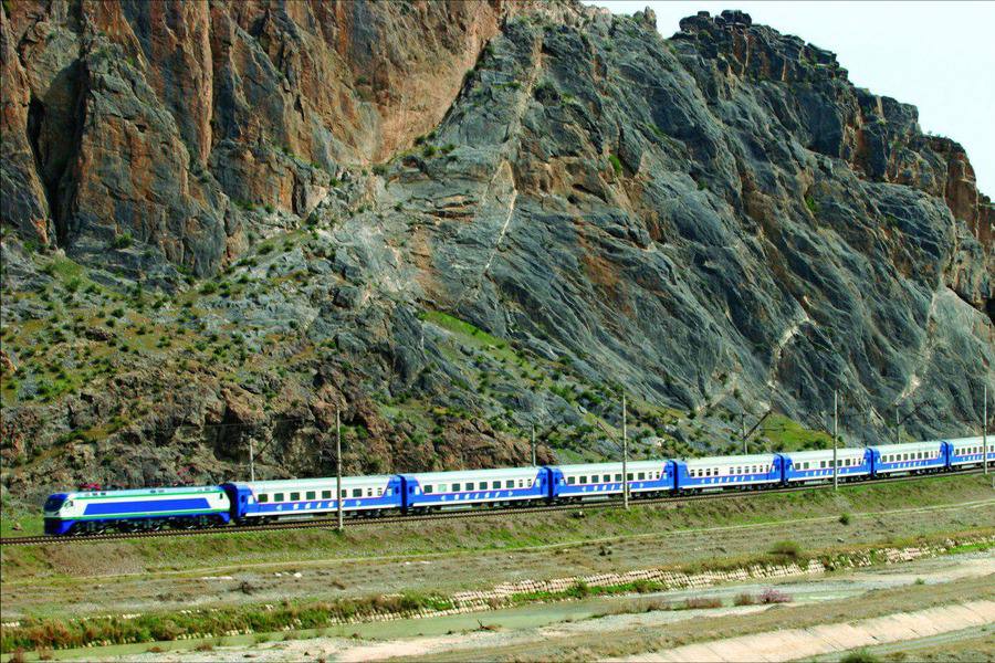 Uzbekistan to boost railway fleet with major train purchases from China and South Korea.