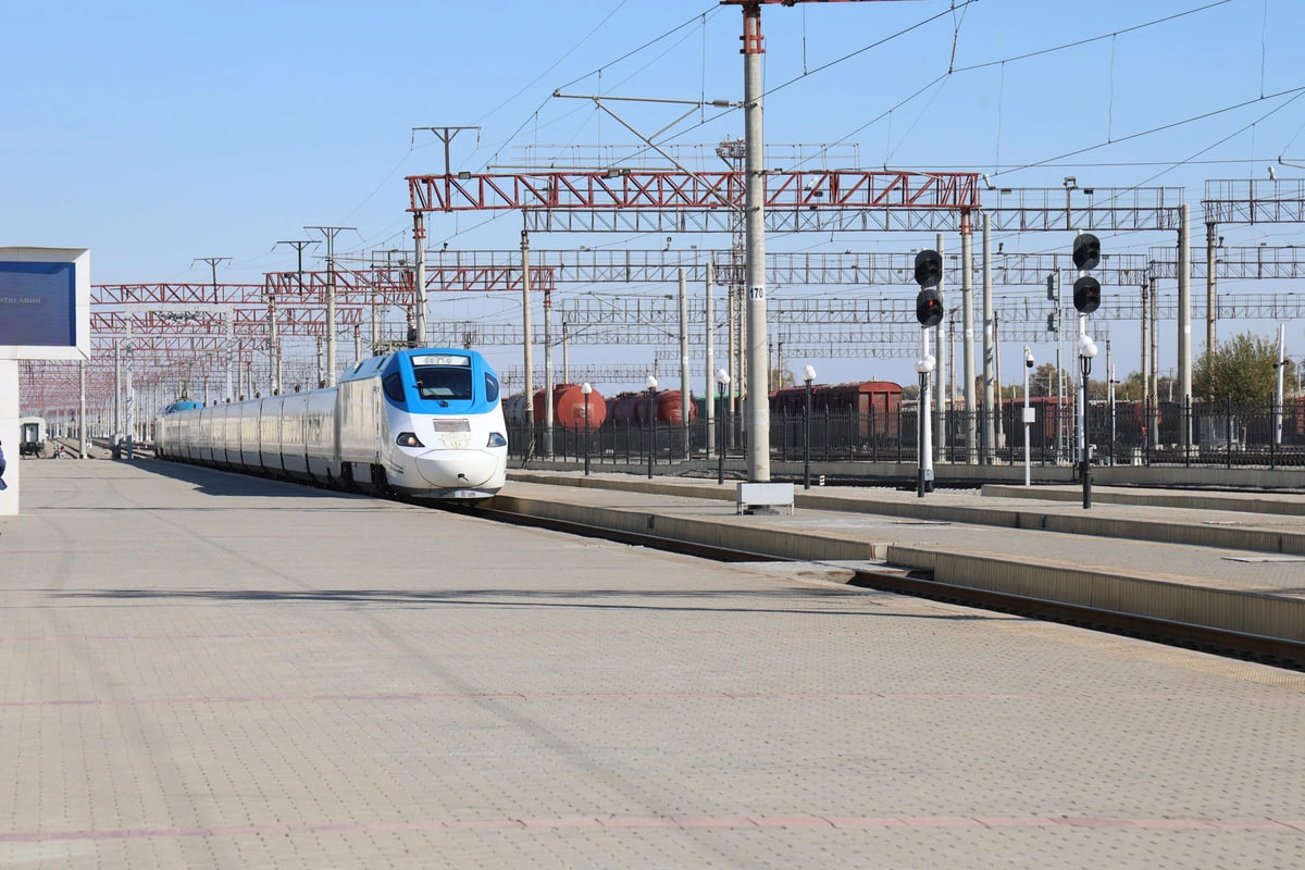 South Korean engineers present three route options for new high-speed line between Tashkent and Samarkand.