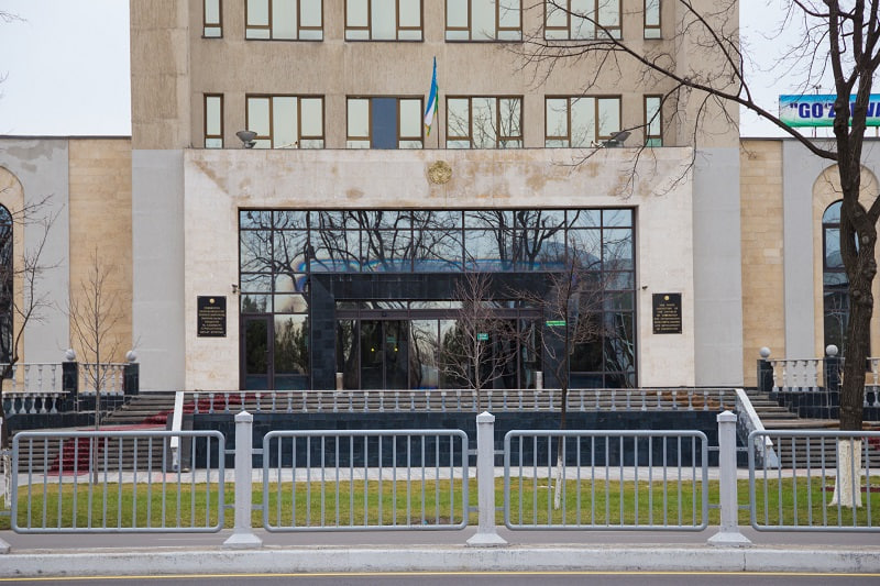 Competition Committee warns developers over widespread contract violations and missed deadlines.